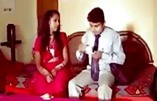 XXX Wafflers లేకుండా సముదాయాలు పడుతుంది. ఆమె నోరు