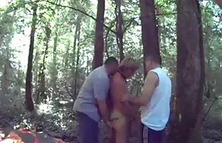 XXX సెక్స్ లో వుడ్స్ తో cusotom నోరు Alenka