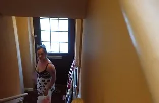 XXX గిటారిస్ట్ కుమ్ముట వైట్ లైన్స్ అమ్మాయి తో అద్దాలు