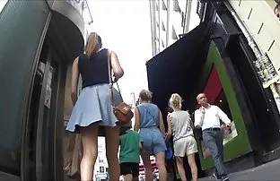 XXX నిమగ్నమై గ్రూప్ సెక్స్ తో మూడు bitches మేజోళ్ళు