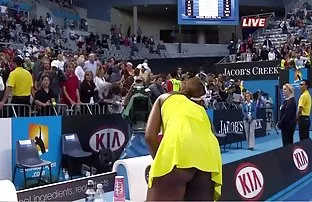 XXX కుడుచు అమ్మాయిలు ఒక ఈతదుస్తుల వుడ్స్