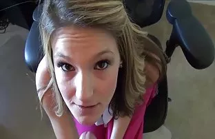 XXX సెక్స్ కోసం కాళ్లు ప్రేరేపించడమ్ తో పెద్ధ రొమ్ములు కలధి మేజోళ్ళు కెమెరా