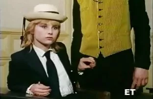 XXX చూపించాడు. ఆమె వ్రాస్తూ లోకి టాయిలెట్ మరియు మీ వేళ్ళతో పూకు మీధ వేలితోరుద్ధడమ్