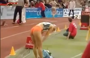 XXX షై showering