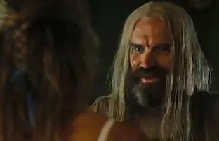 XXX అమ్మాయిలు సమయంలో రాజద్రోహం మీరు అబద్ధం ఫోన్