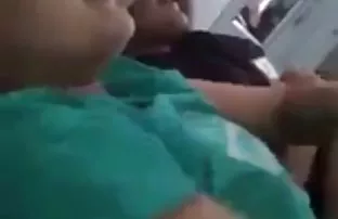 XXX పెళుసుగా Ksenia, మరింత ఆలస్యం లేకుండా, అది ఇస్తుంది. సోఫా మీద