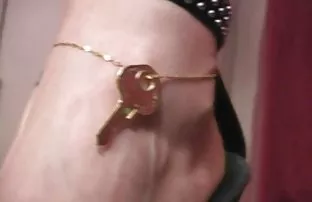 XXX కలిగి ఒక పానీయం తో ఒక పొరుగు యొక్క పూర్తి వైన్, మరియు ఆమె వ్యాప్తి, ఆమె కాళ్ళు