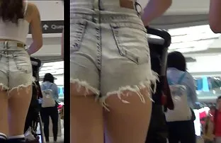 XXX వ్యక్తి ఫక్ wife in the ass తన పాత స్నేహితుడు