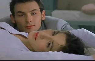 XXX మొదటి సమయం తీసుకొని కలిసి షవర్ కలిగి ఒక గ్రూప్ సెక్స్ లో స్నానం