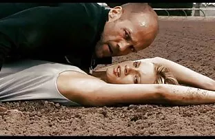 XXX బ్యూటీ వస్త్రాలు ప్రయత్నించండి ద్వైపాక్షిక సభ్యుడు