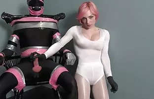 XXX బాలుడు బూడిద గా తండ్రి రెమ్మలు తల్లి నగ్నంగా కెమెరా