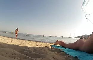 XXX అందమైన చిక్ వ్రాస్తూ లో చాలా పెద్ద బాత్రూమ్