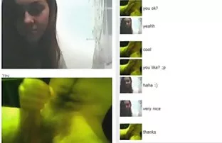 XXX పోగు చెంప తాగిన అమ్మాయి