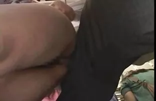 XXX మూడు జెట్ భావప్రాప్తి వరుసగా వద్ద ప్రియురాలు పైగా టాయిలెట్ మూత