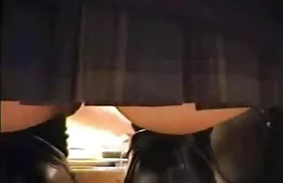 XXX అమ్మాయి పొడవాటి జుట్టు తో సక్స్ కిరీటం