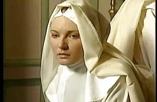 XXX అమ్మాయి ఇచ్చిన వ్యక్తి ముడ్డి తర్వాత ఒక గ్లాస్ వైన్