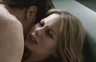 XXX అడుగుతూ తండ్రి తీసుకుని అమ్మాయి డ్రాయరు అంగ ఫక్ కోసం ప్రేరేపించు అతనికి బాత్రూమ్ లో