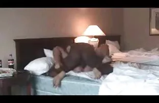 XXX తాగిన Masha పట్టిక వద్ద పడుతుంది నోరు