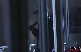 XXX ఒక ముసుగు ధరించి మరియు డిక్ సక్స్