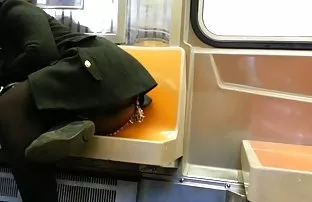 XXX స్త్రీ జననేంద్రియ వైద్యుడు పరిశీలిస్తుంది ఒక పూకు మీద కుర్చీ